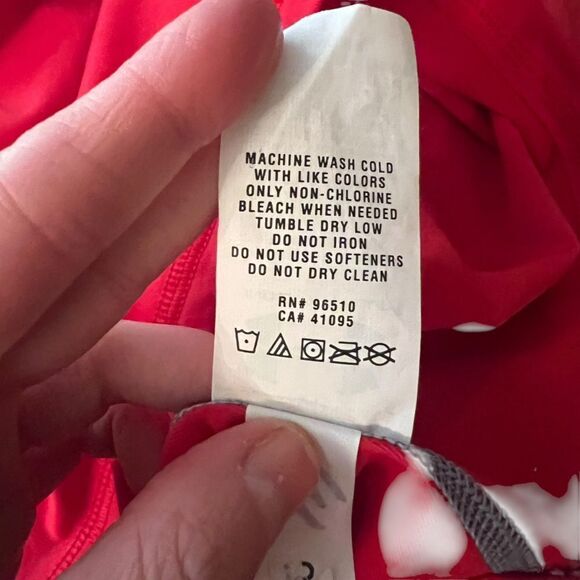 Under‎ Armour red compression tee. Size large - Picture 4 of 8